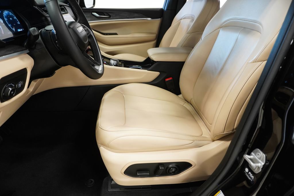 Certified 2025 Jeep Grand Cherokee L Limited image 6