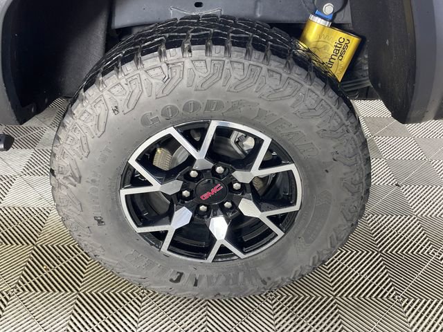 Certified 2023 GMC Canyon AT4X image 18