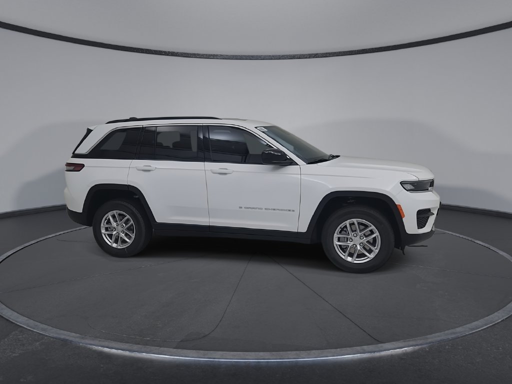 New 2026 Jeep Grand Cherokee Laredo X AWD/4WD image 3