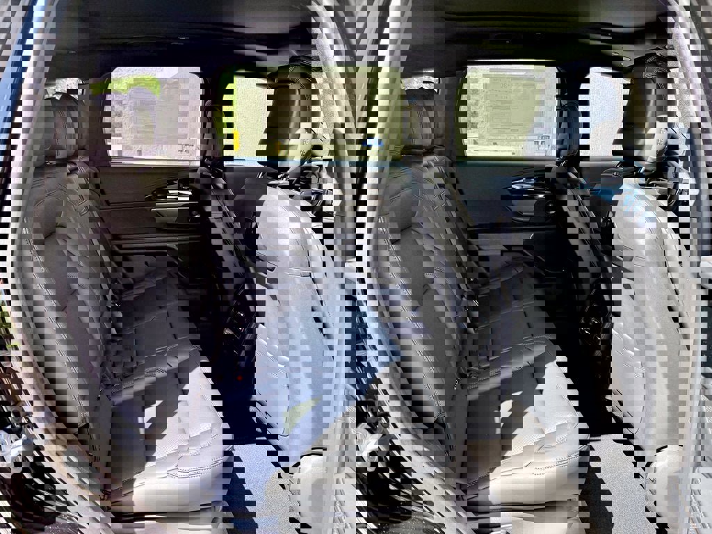 New 2025 Lincoln Nautilus Premier w/ Equipment Group 102A image 18