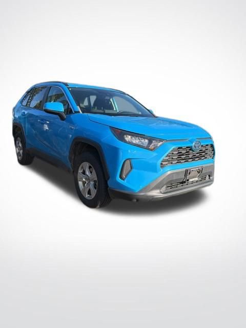 Used 2019 Toyota RAV4 LE w/ Carpet Mat Package image 11