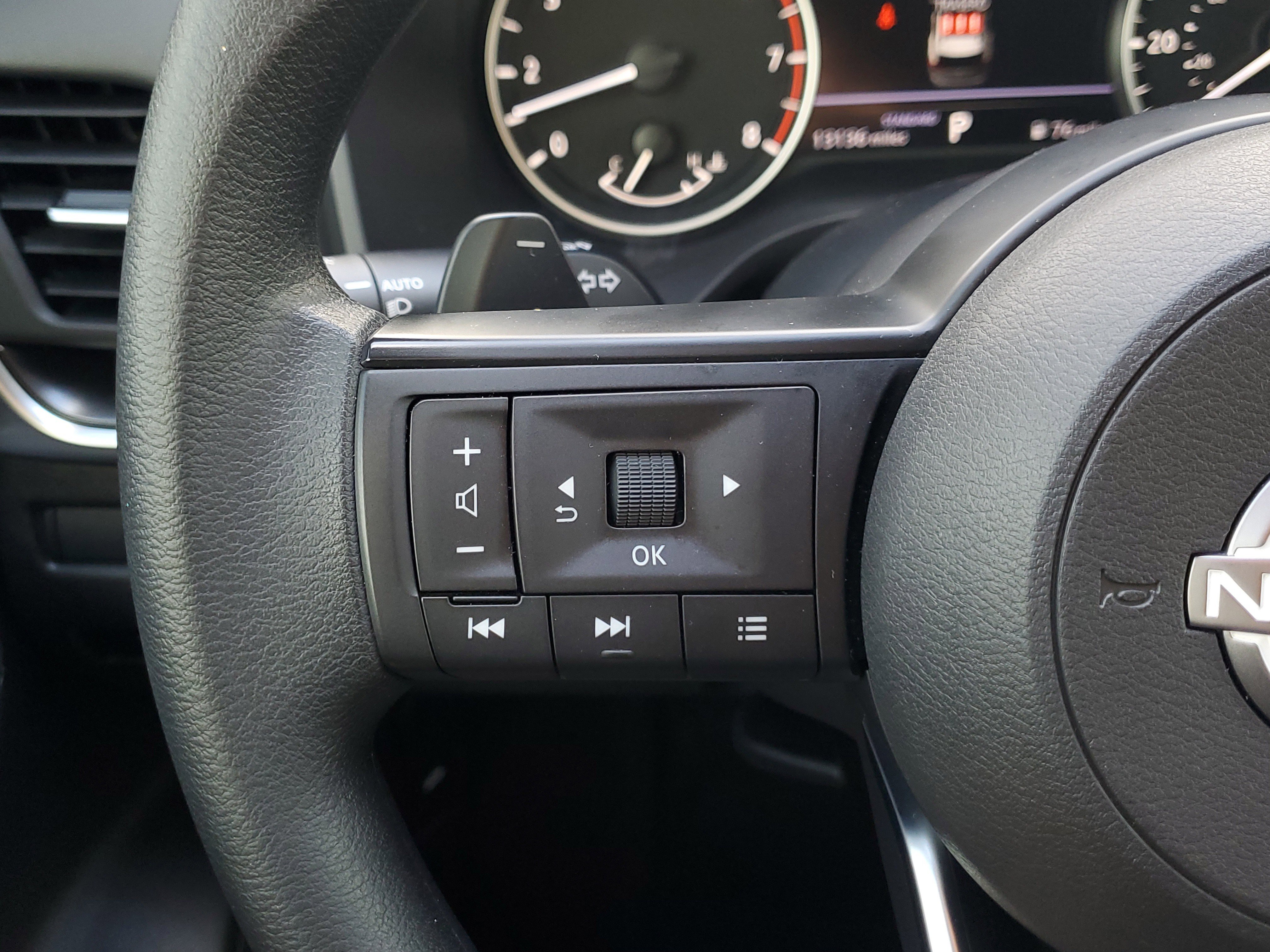 Certified 2024 Nissan Rogue SV image 24