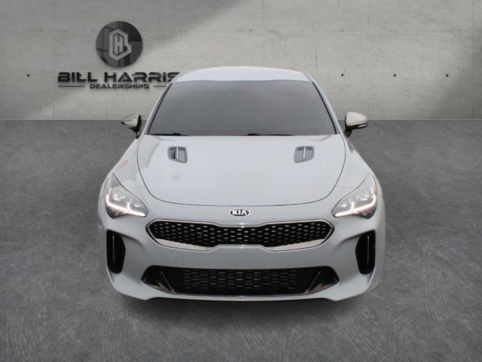Used 2018 Kia Stinger GT image 2