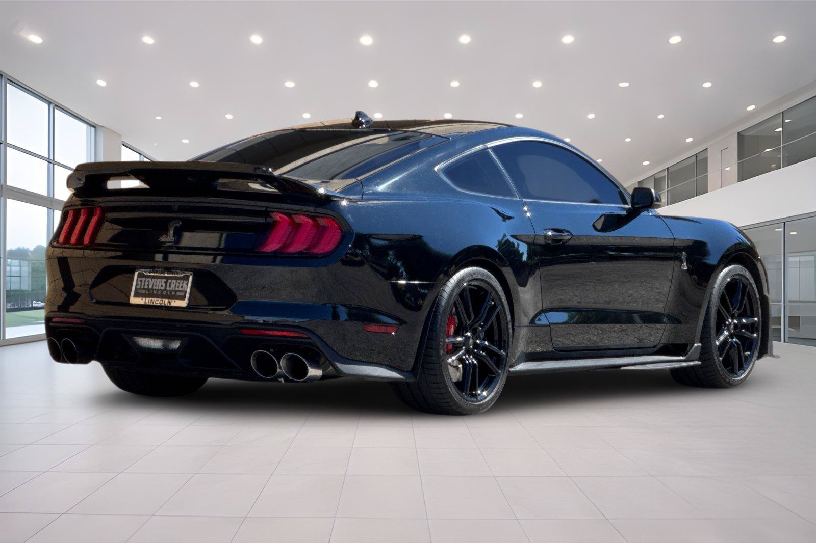 Used 2022 Ford Mustang Shelby GT500 w/ Technology Package RWD image 4