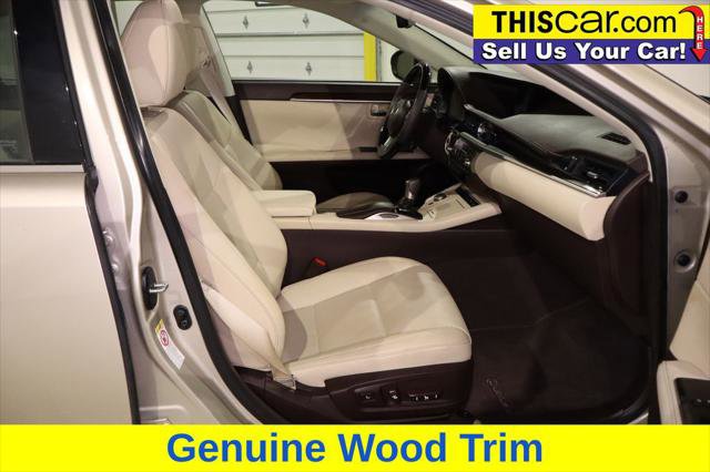 Used 2017 Lexus ES 350 w/ Navigation System Package image 26