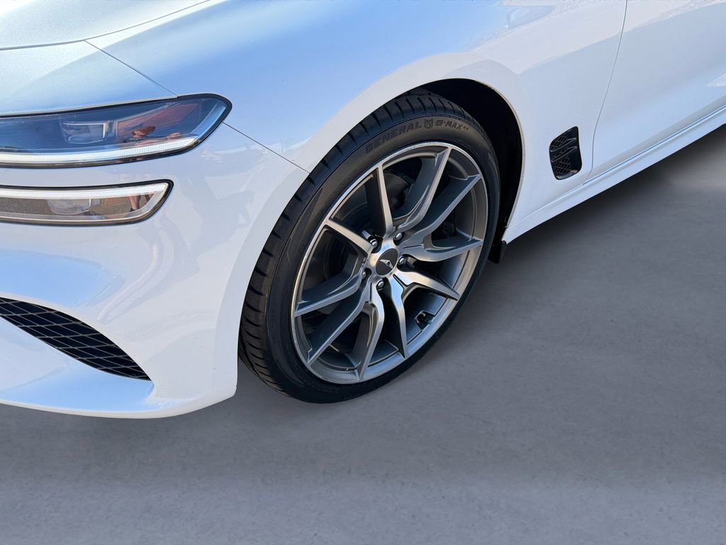 Used 2023 Genesis G70 2.0T RWD image 9