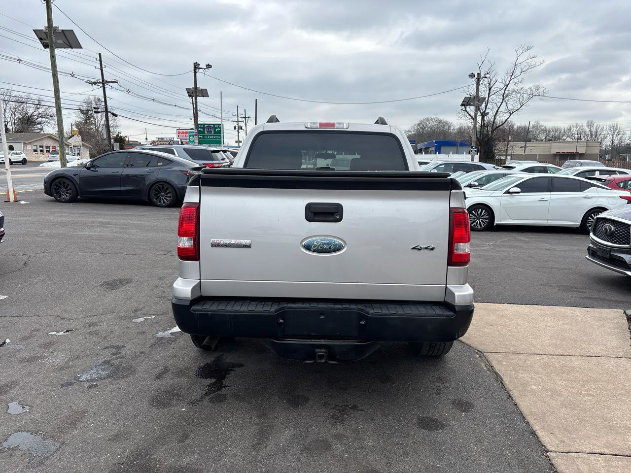Used 2007 Ford Explorer Sport Trac XLT image 6