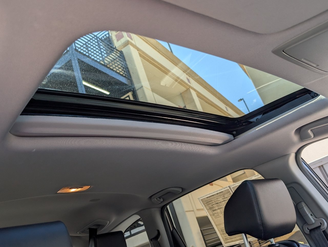 Used 2021 Honda CR-V Touring image 3