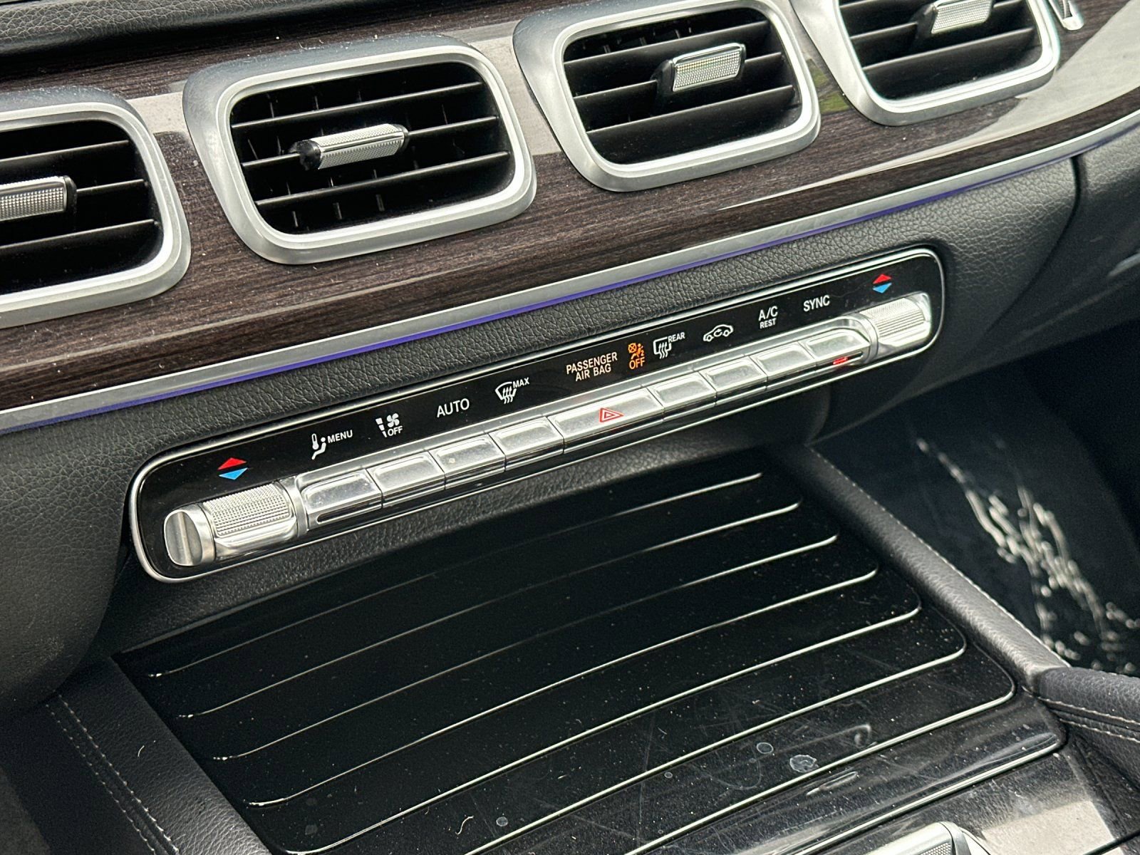 Used 2021 Mercedes-Benz GLS 450 4MATIC image 22