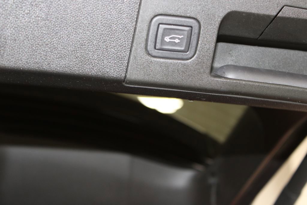 Used 2024 Cadillac XT4 Premium Luxury image 27