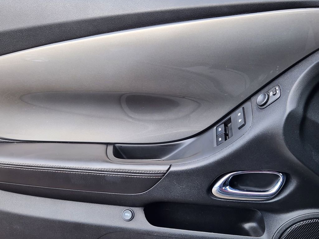 Used 2013 Chevrolet Camaro LT image 6