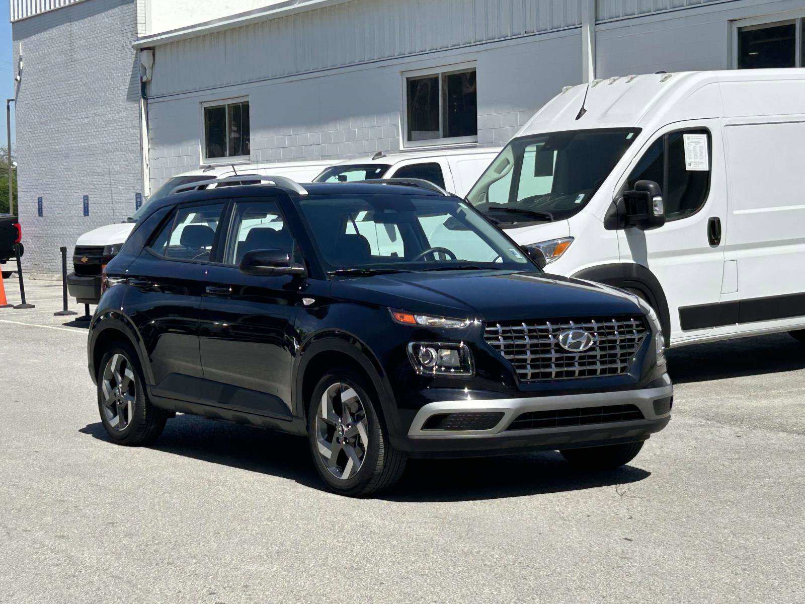 Used 2025 Hyundai Venue SEL