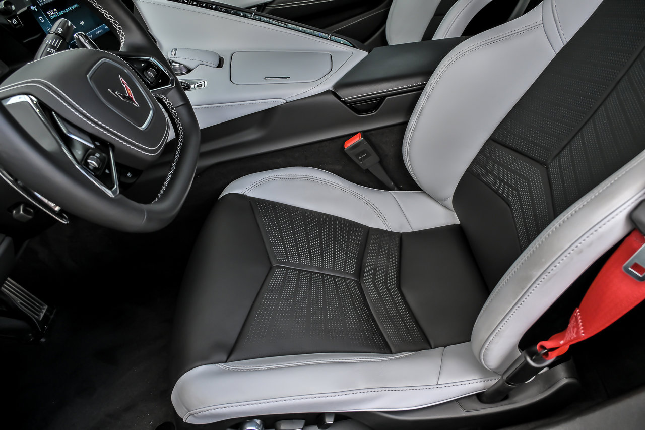 Used 2025 Chevrolet Corvette Stingray Preferred Cpe w/ Stealth Interior Trim Package RWD image 27