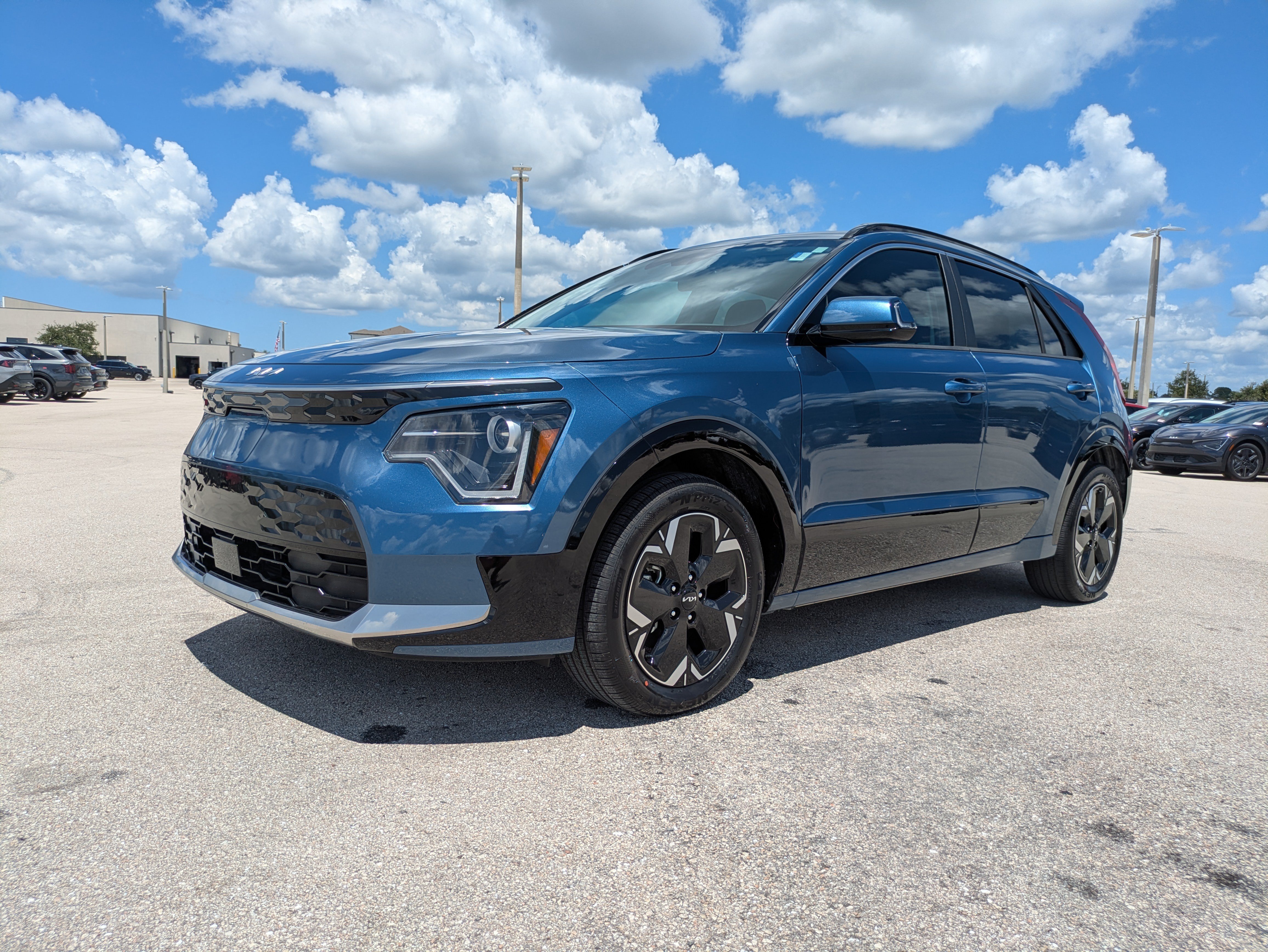 Certified 2024 Kia Niro Wind FWD image 8