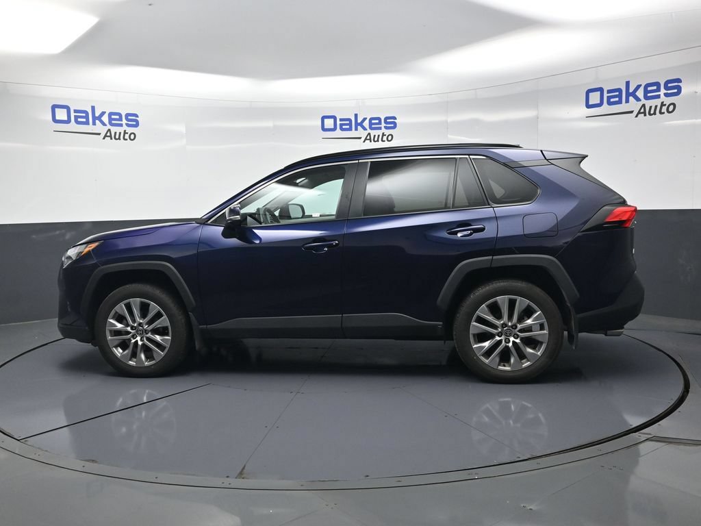 Used 2023 Toyota RAV4 XLE Premium AWD/4WD image 4