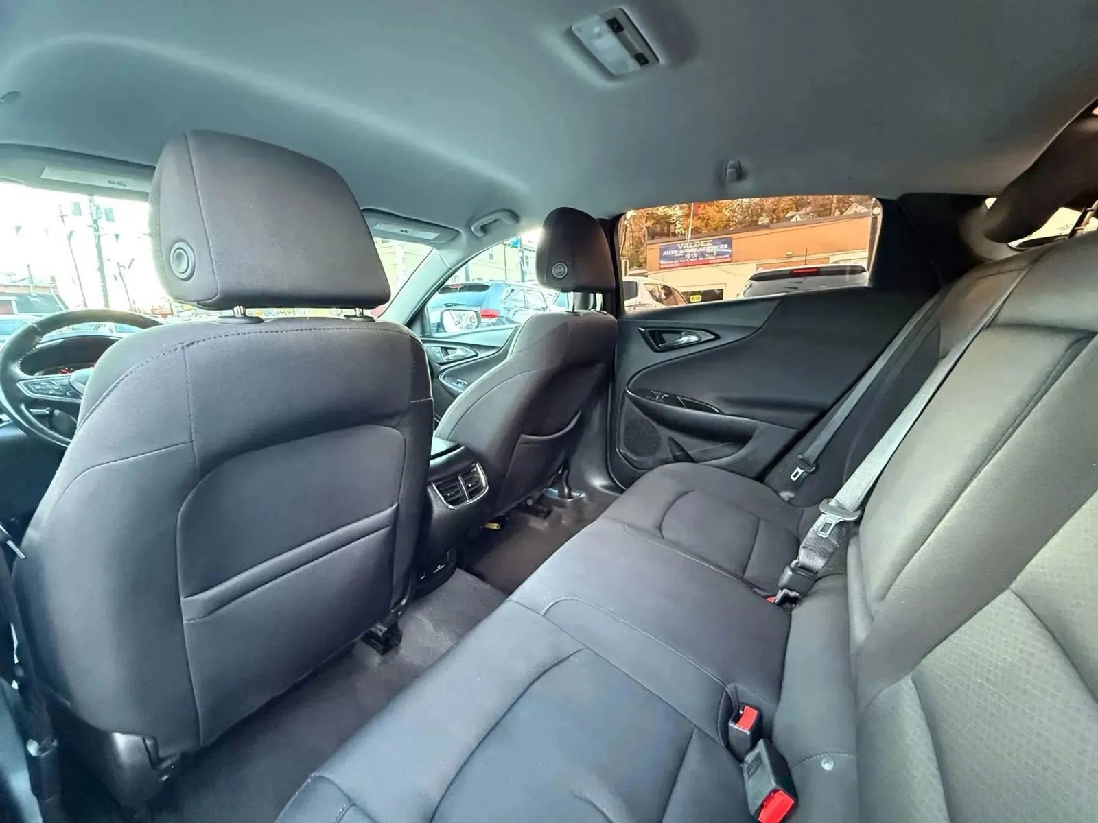 Used 2018 Chevrolet Malibu LT FWD image 39