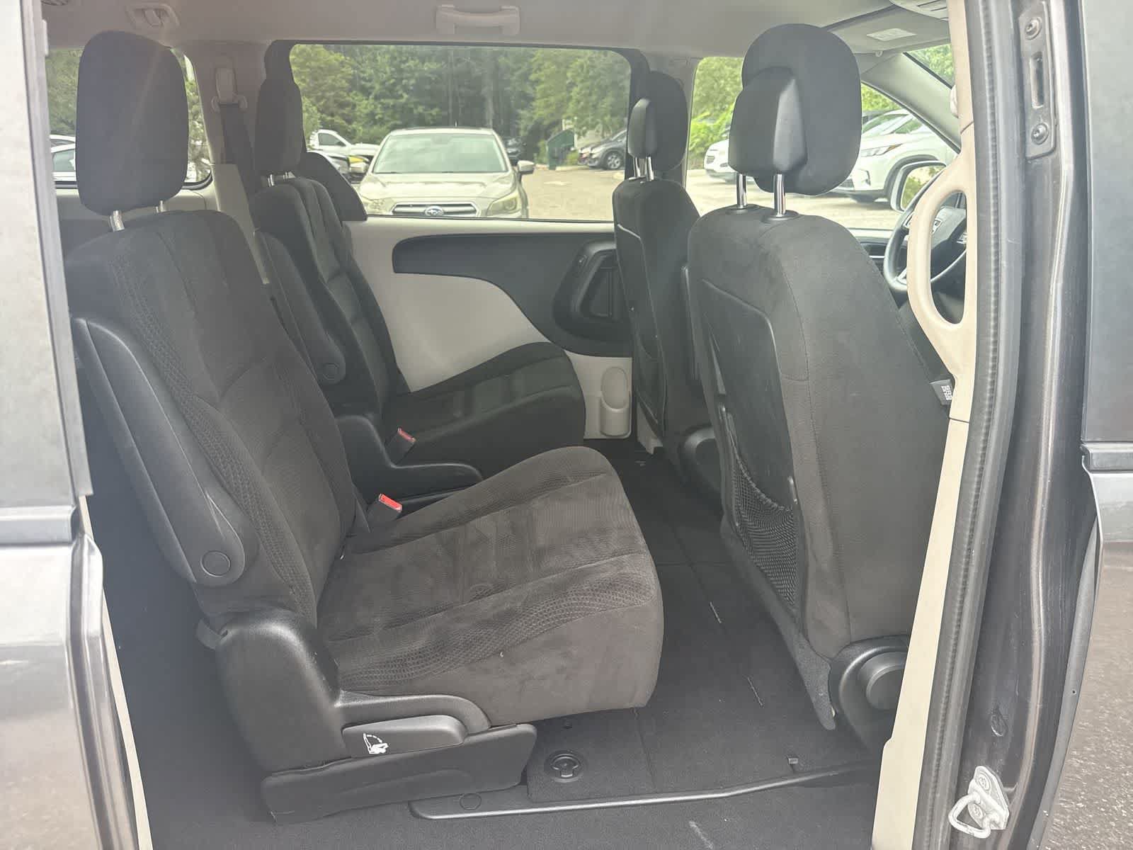 Used 2017 Dodge Grand Caravan SE w/ Power Window Group FWD image 16