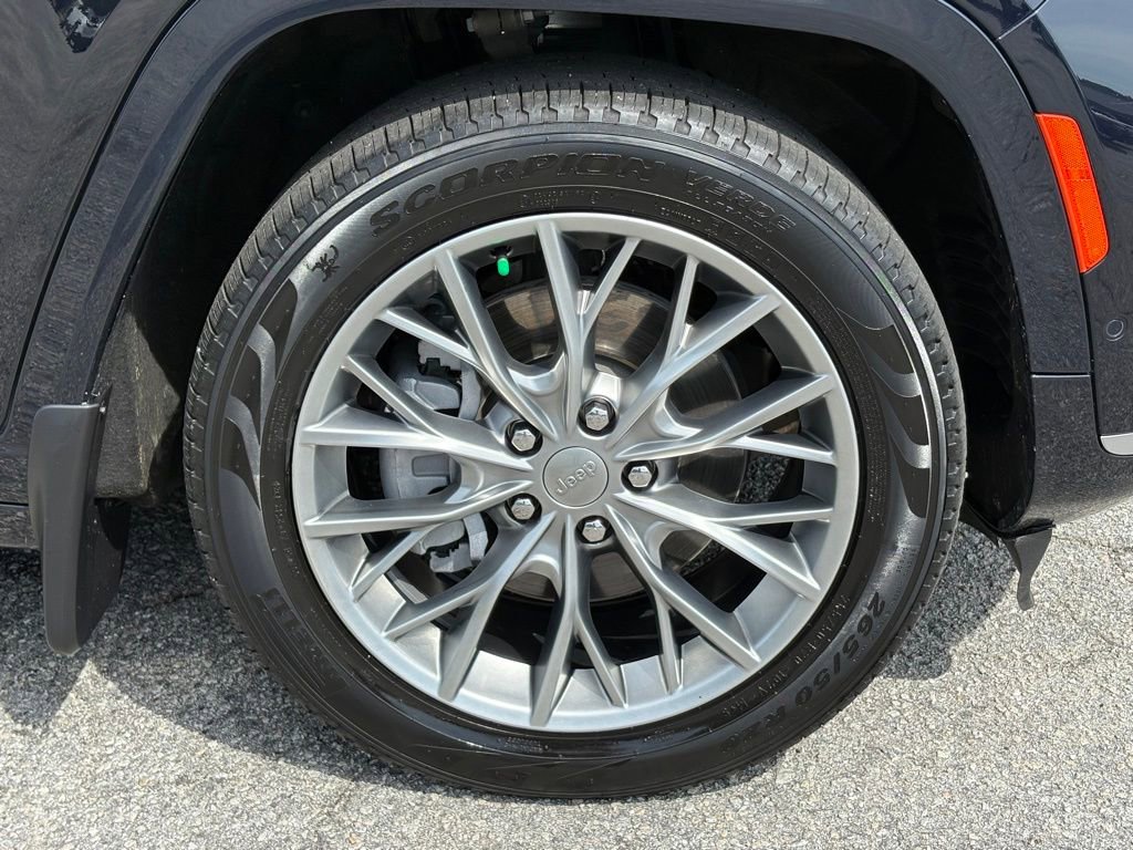 Used 2024 Jeep Grand Cherokee L Summit w/ Rear Seat Video Group I image 15