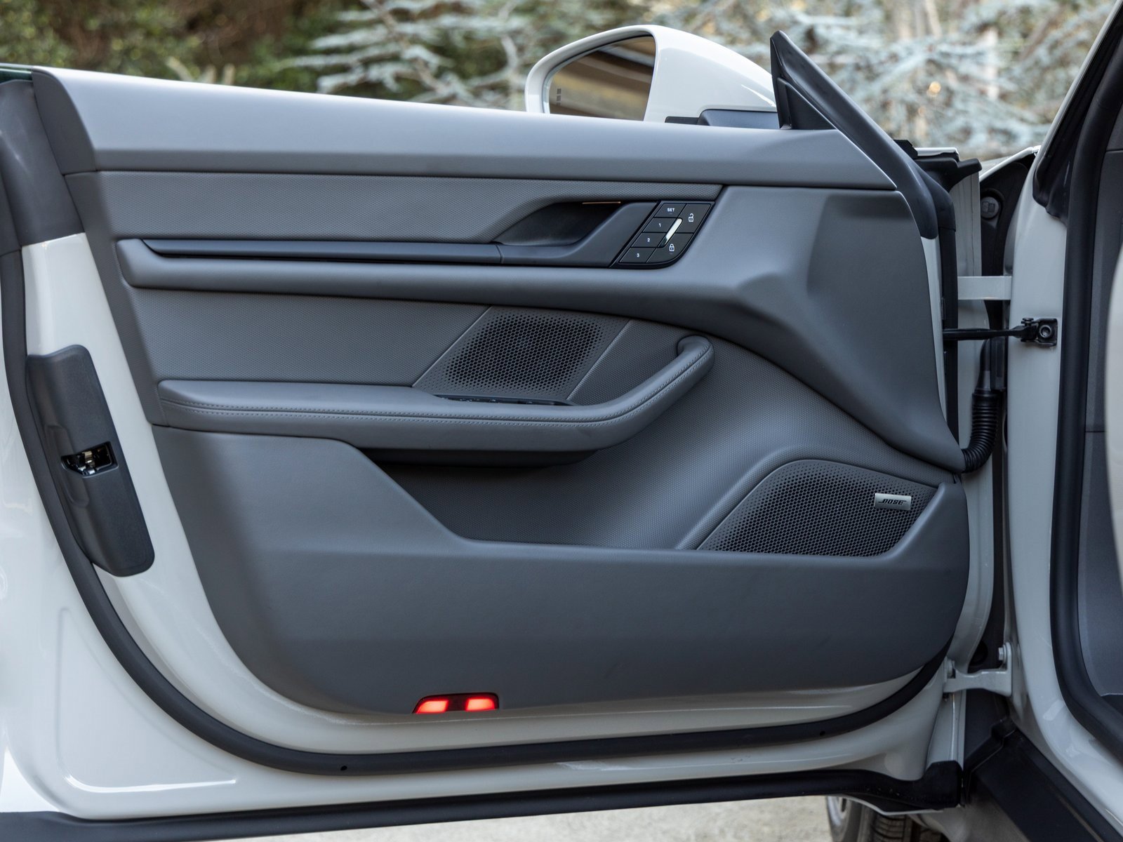 Used 2025 Porsche Taycan 4S image 23