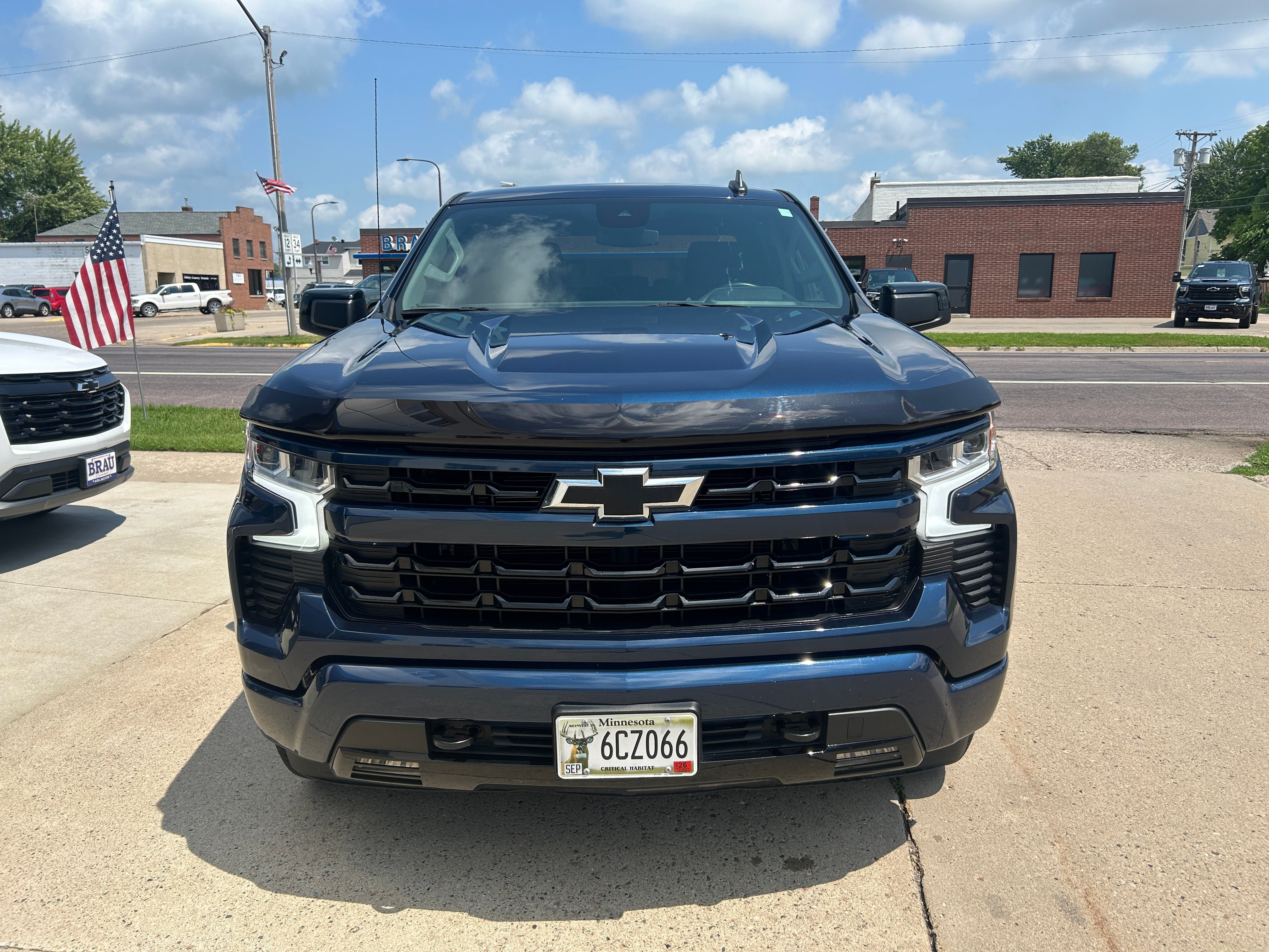 Used 2023 Chevrolet Silverado 1500 RST AWD/4WD image 3