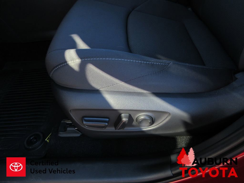 Certified 2024 Toyota Venza LE image 12