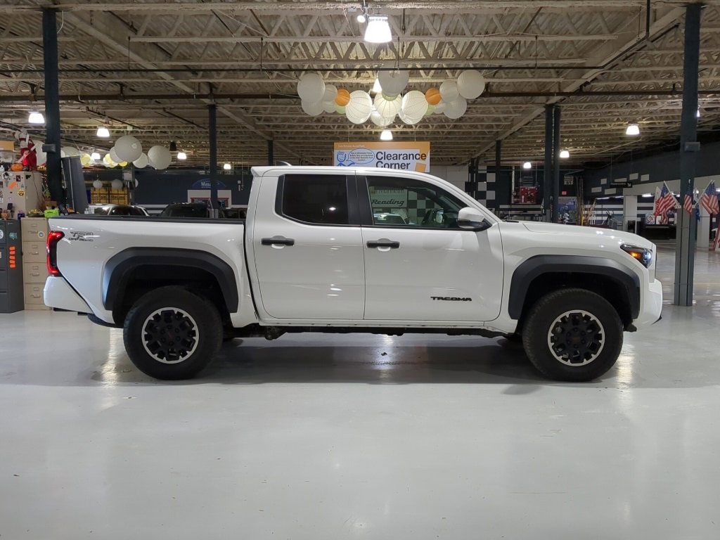 Used 2024 Toyota Tacoma TRD Off-Road w/ TRD Off Road Upgrade Package image 6