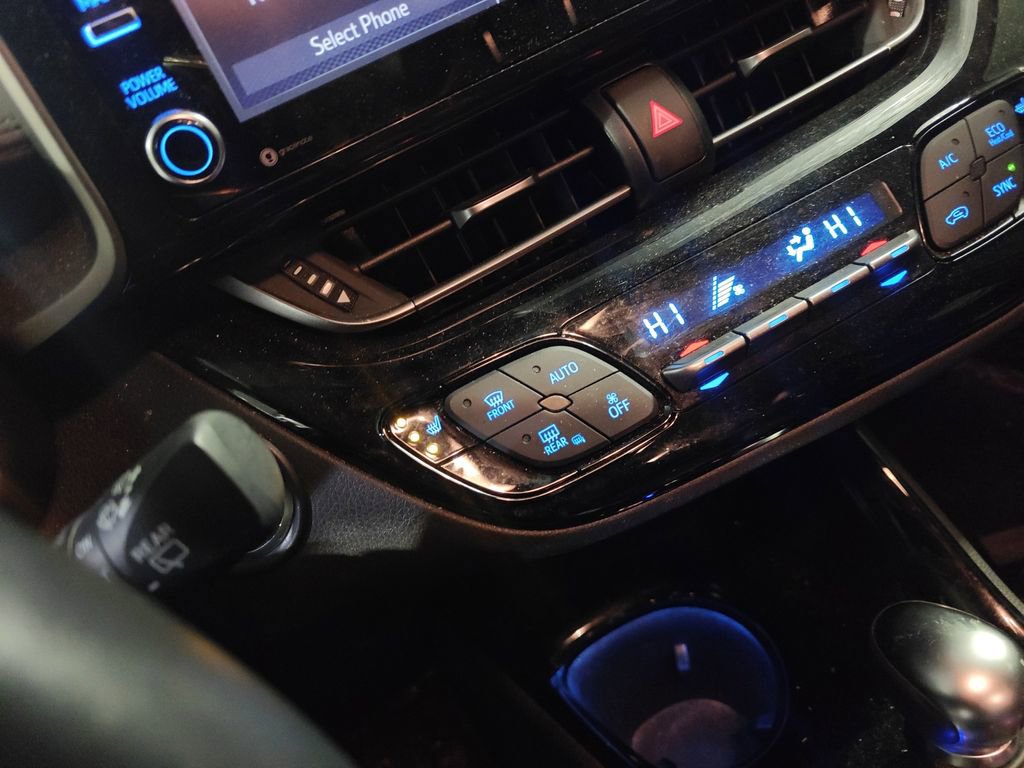 Used 2021 Toyota C-HR XLE image 9