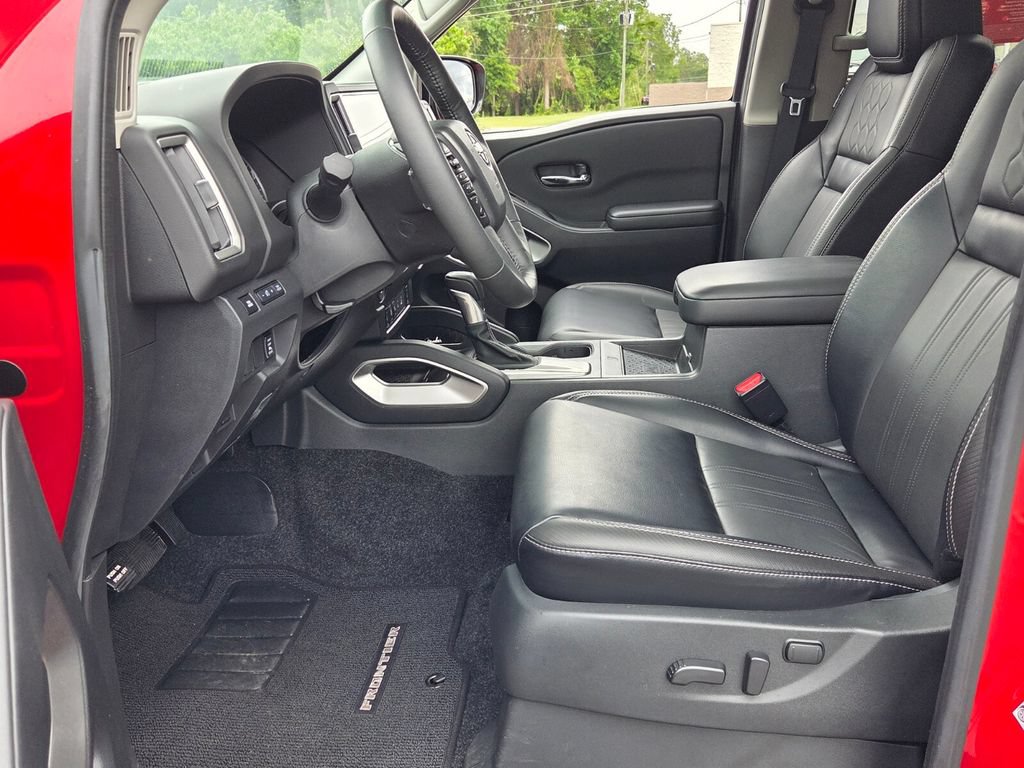 Certified 2025 Nissan Frontier SL AWD/4WD image 3