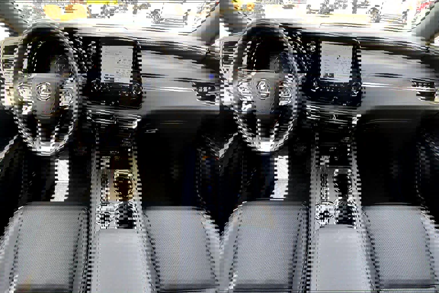 Used 2024 Lexus RX 350 Premium w/ Accessory Package (Z1) image 16