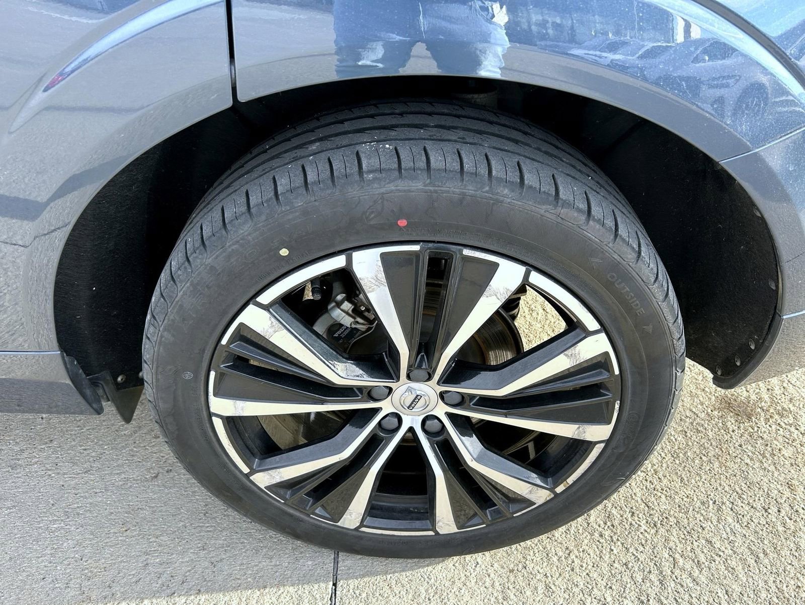 Used 2023 Volvo XC60 B5 Plus image 21