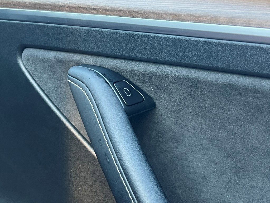 Used 2023 Tesla Model Y Long Range image 12