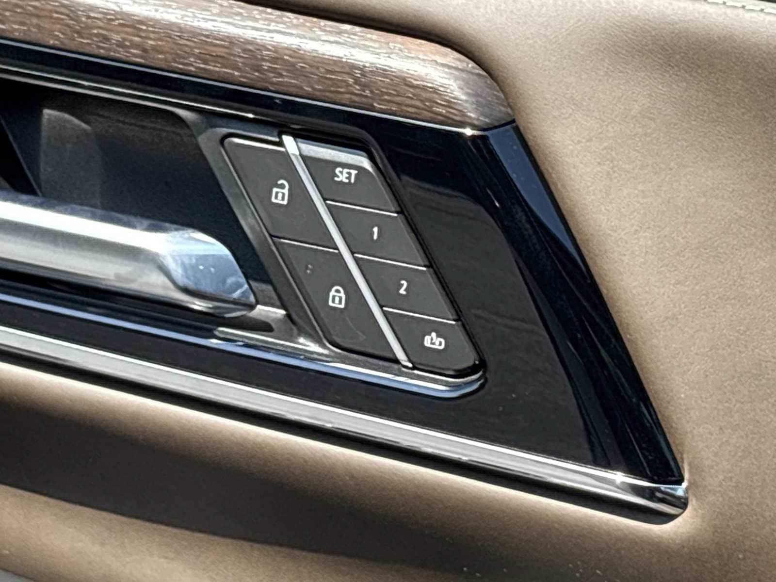 New 2026 GMC Yukon Denali Ultimate AWD/4WD image 13
