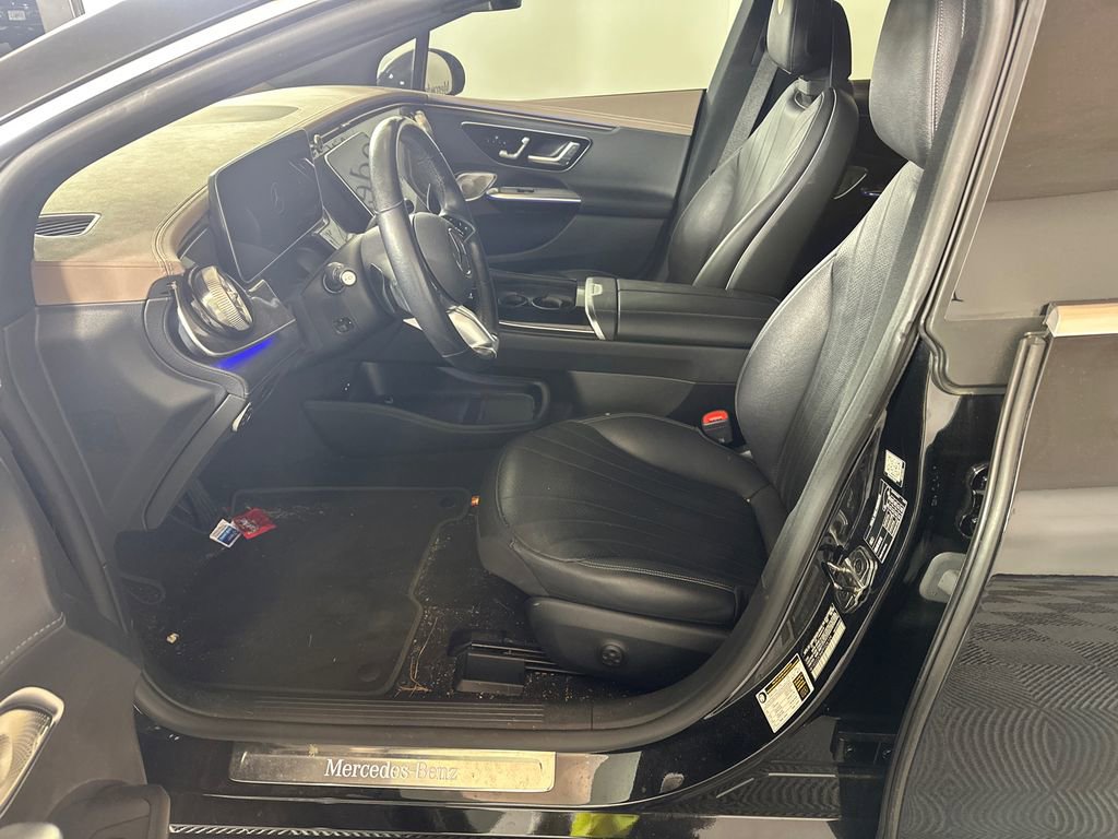 Certified 2023 Mercedes-Benz EQE 500 4MATIC Sedan image 3