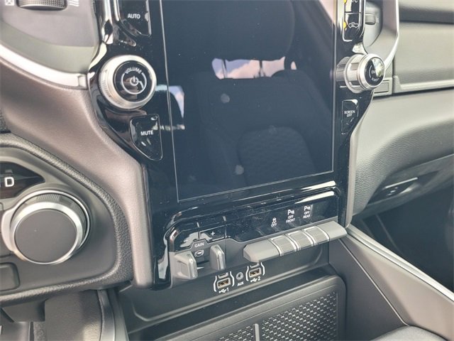 New 2026 RAM 1500 4x4 Crew Cab image 27