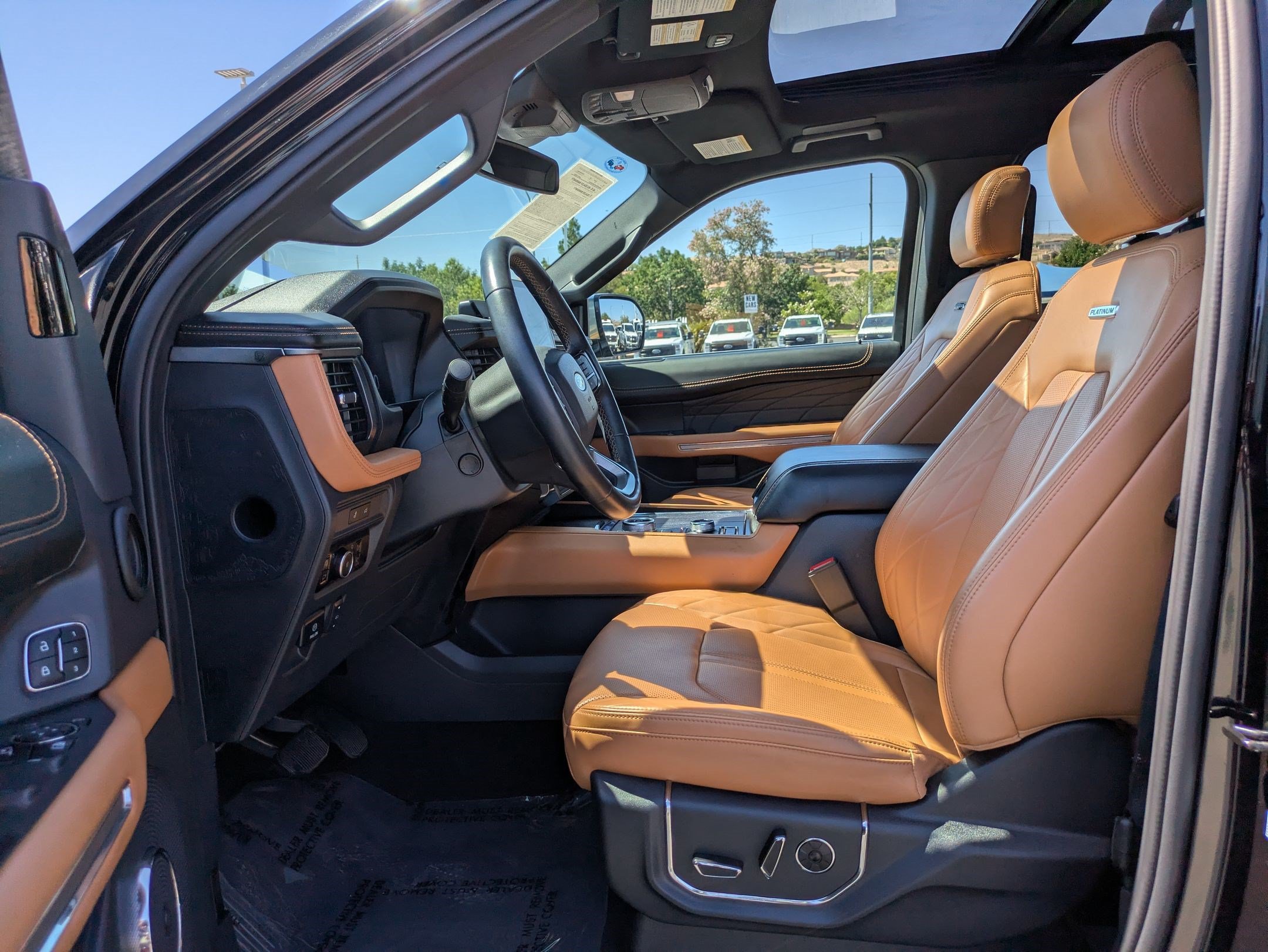 Used 2024 Ford Expedition Platinum AWD/4WD image 17