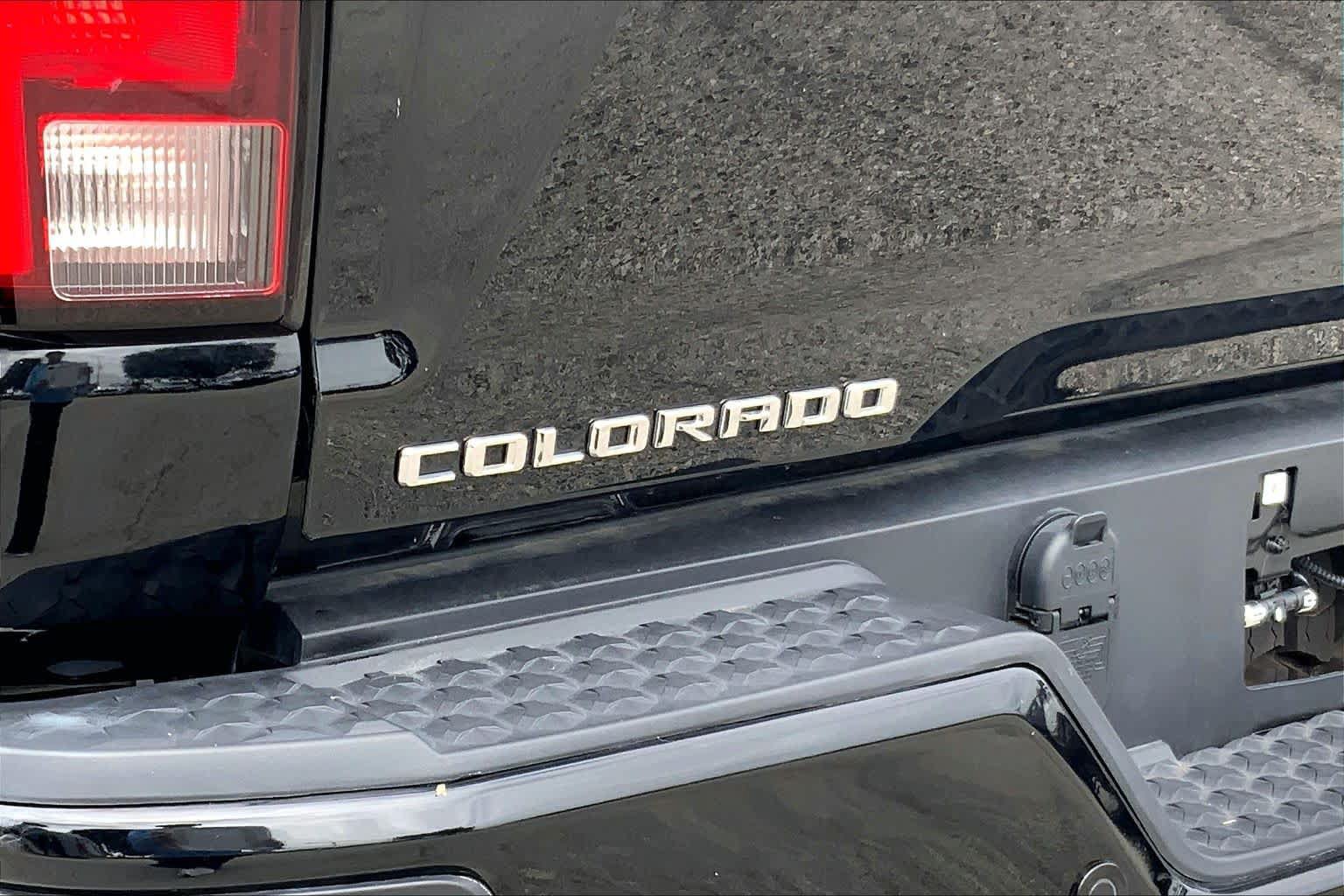 Used 2024 Chevrolet Colorado ZR2 w/ Safety Package AWD/4WD image 9