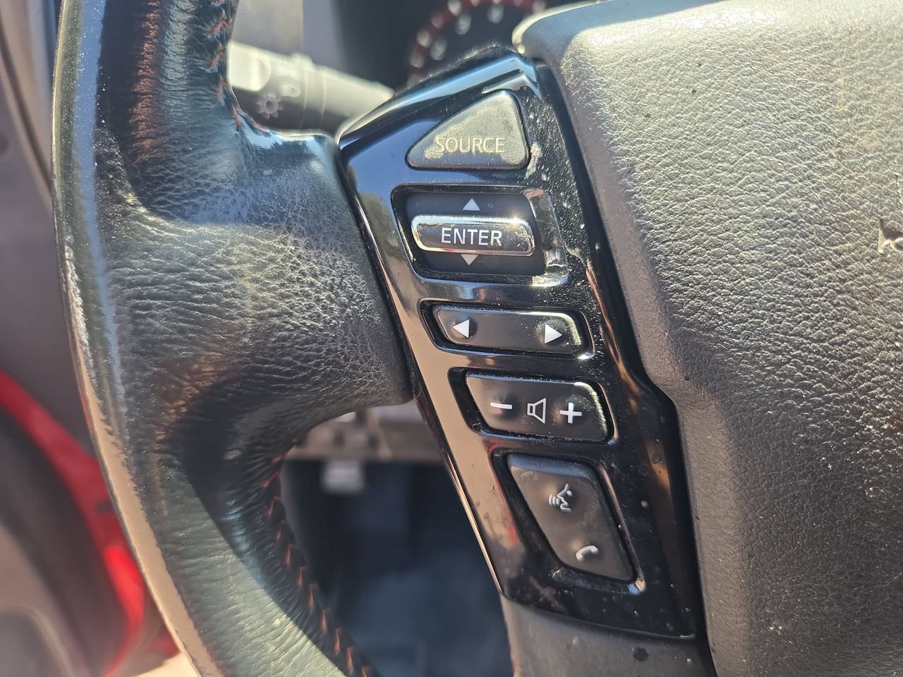 Used 2024 Nissan Frontier PRO-4X w/ Off-Road Protection Package AWD/4WD image 17