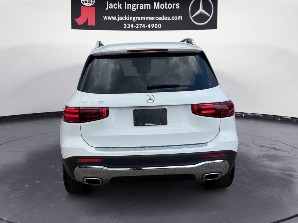 New 2026 Mercedes-Benz GLB 250 image 4