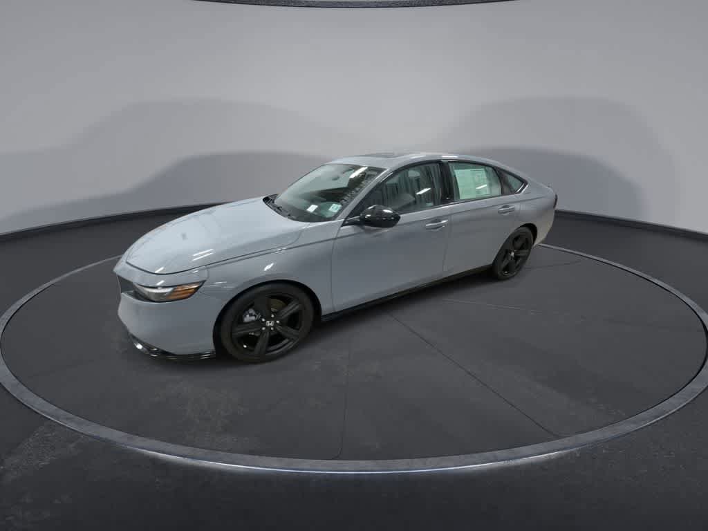 Used 2023 Honda Accord Sport image 4
