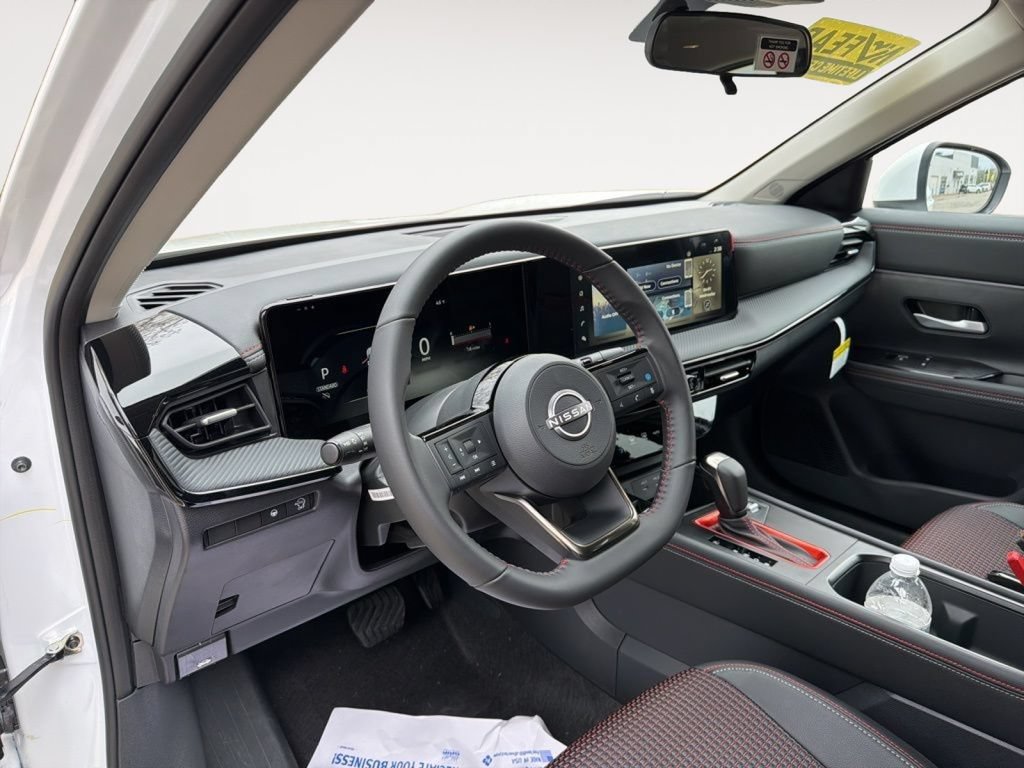 Used 2025 Nissan Kicks SR FWD image 15