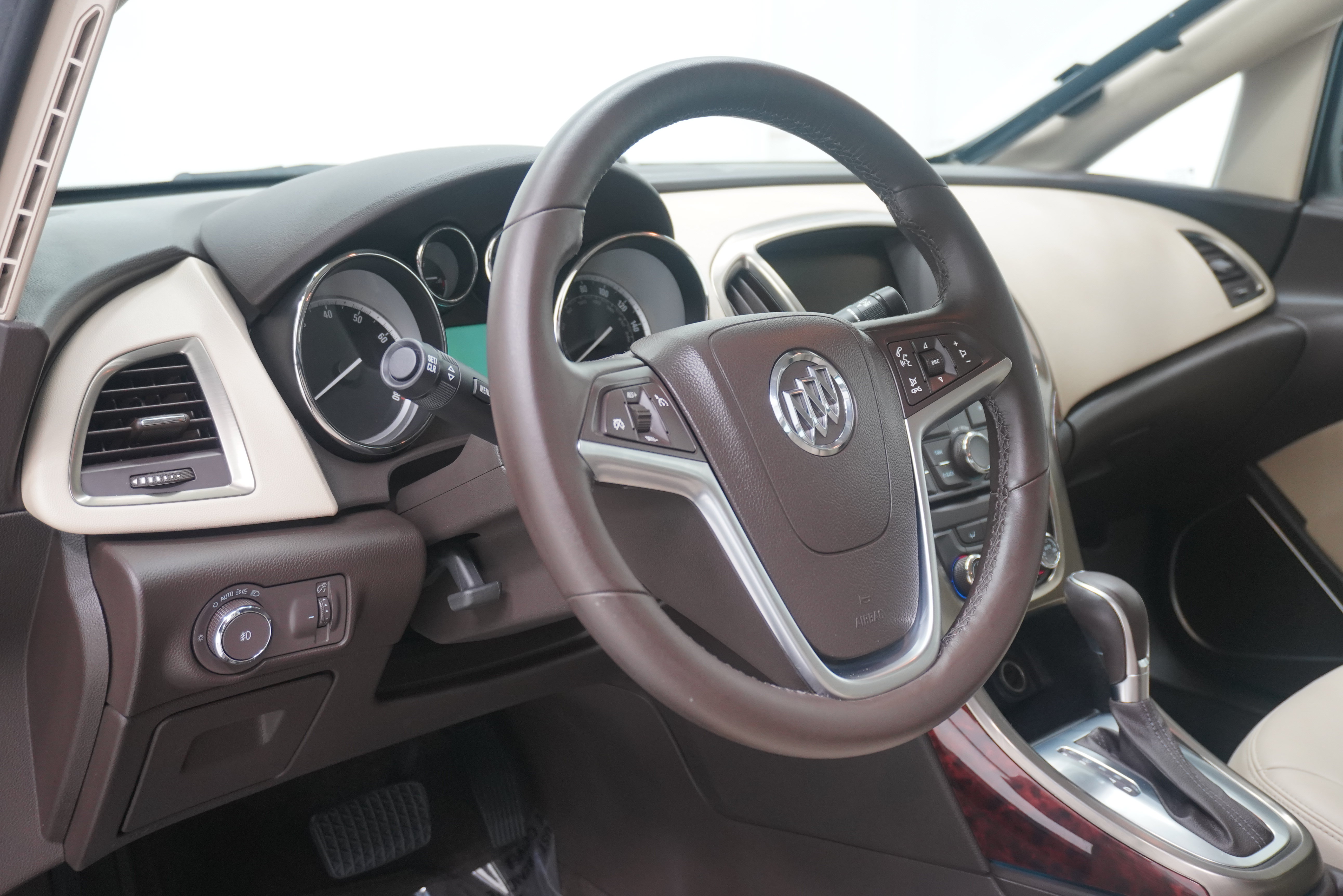 Used 2013 Buick Verano Convenience FWD image 10