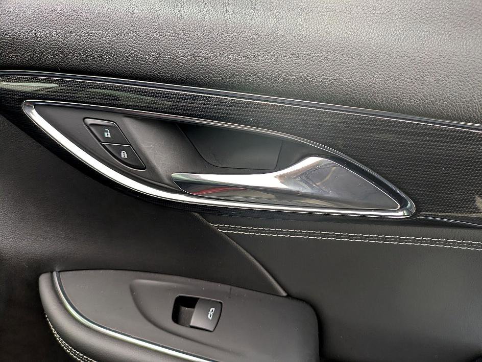 Used 2023 Buick Envision Essence image 35