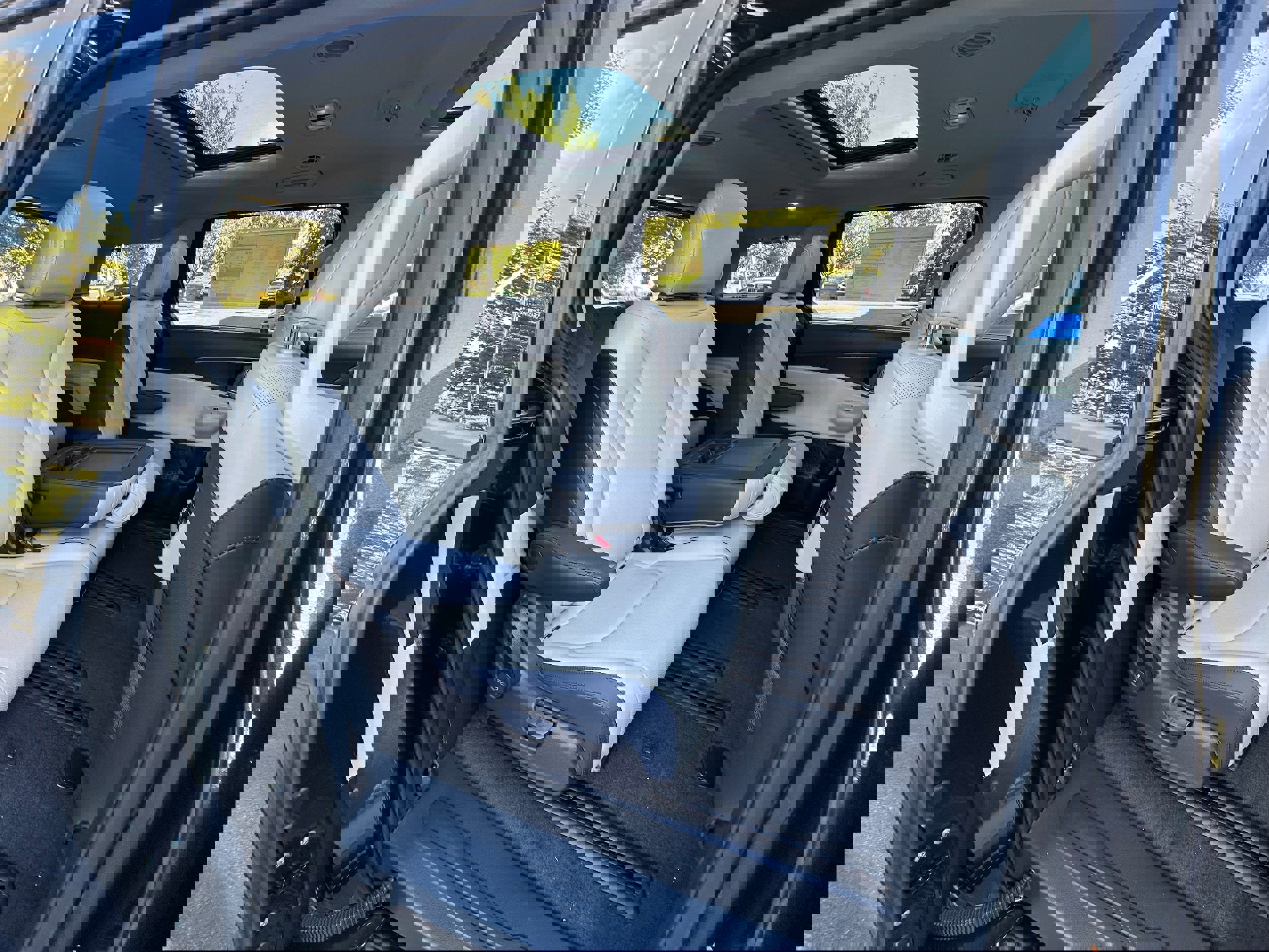 New 2026 Kia Carnival SX image 17