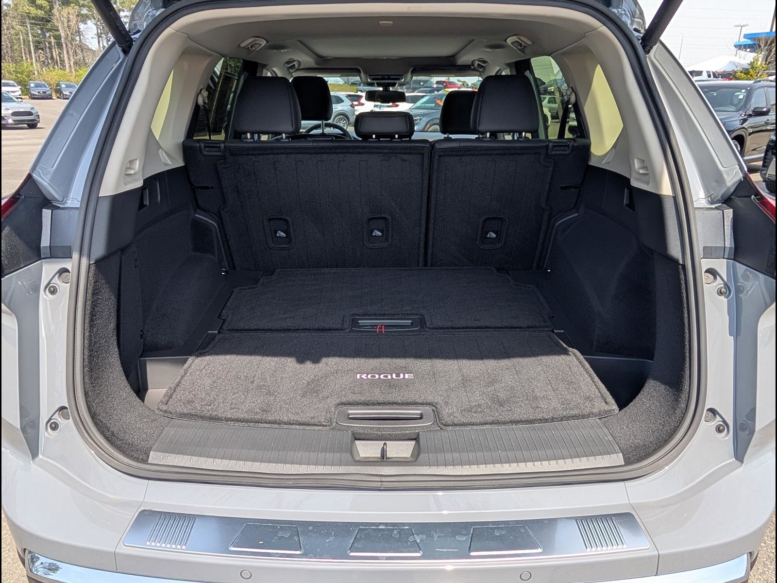 Used 2025 Nissan Rogue Platinum w/ Platinum Premium Package image 20