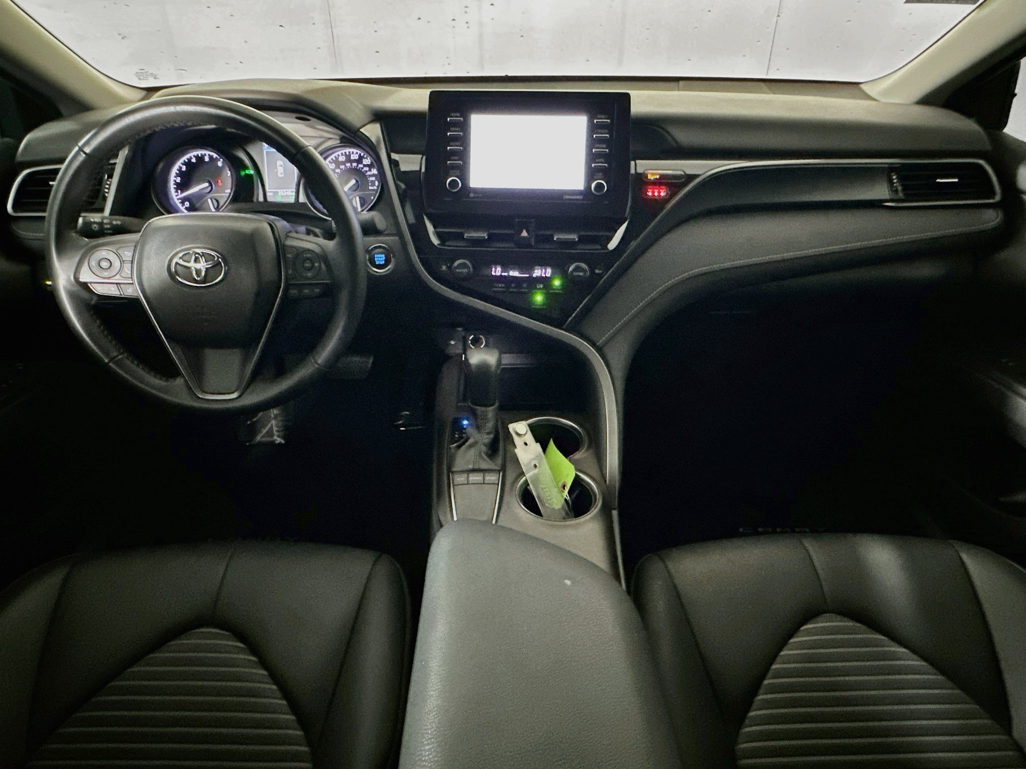Used 2024 Toyota Camry SE w/ Convenience Package FWD image 27
