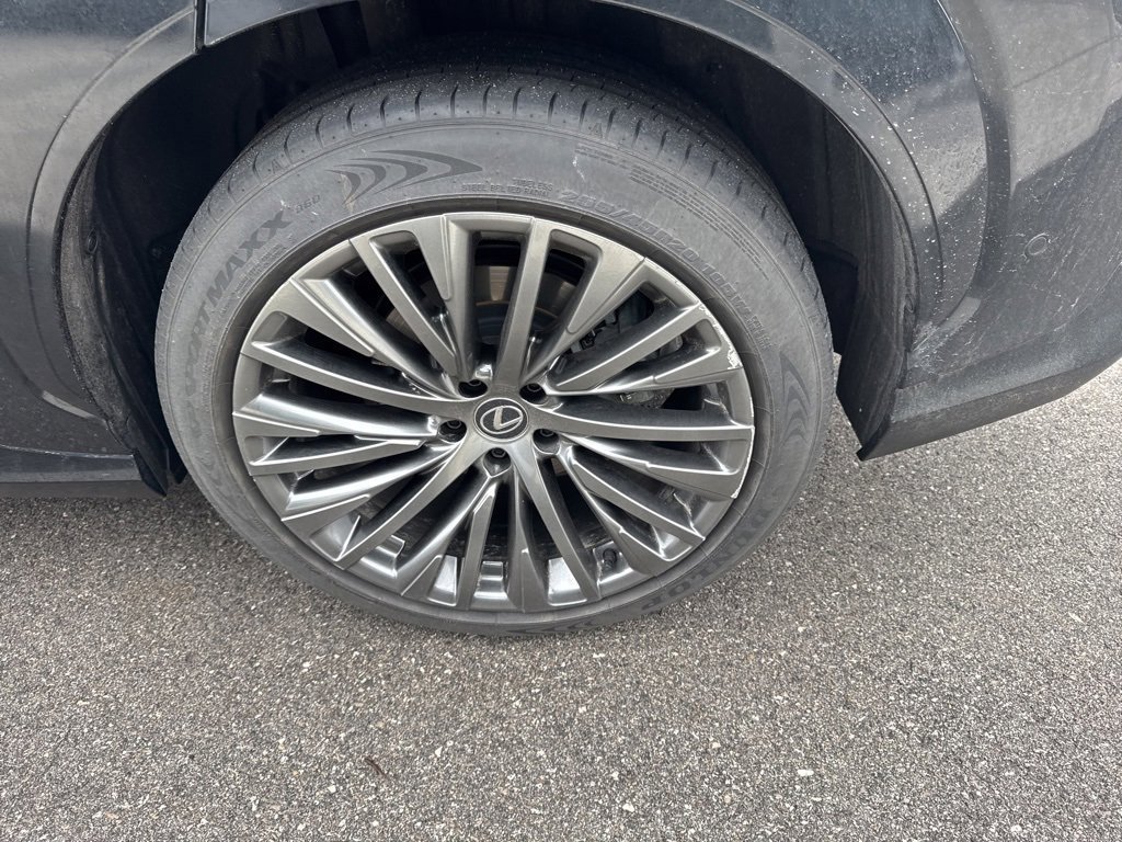 Used 2023 Lexus RZ 450e Premium image 28