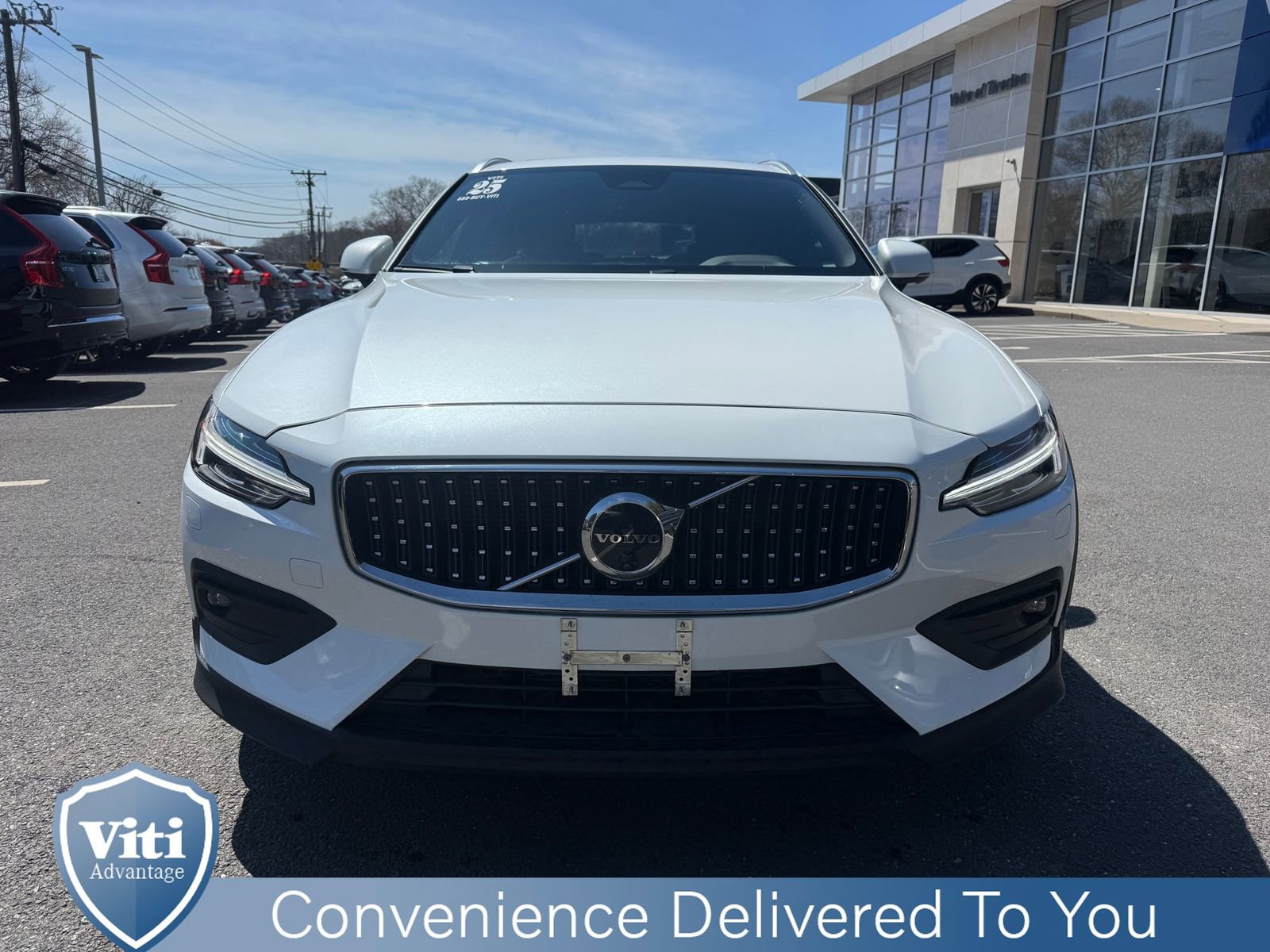 Used 2025 Volvo V60 B5 Cross Country Plus AWD/4WD image 3