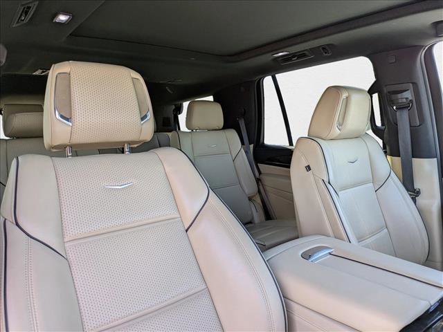 Used 2023 Cadillac Escalade Premium Luxury w/ Performance Package image 29