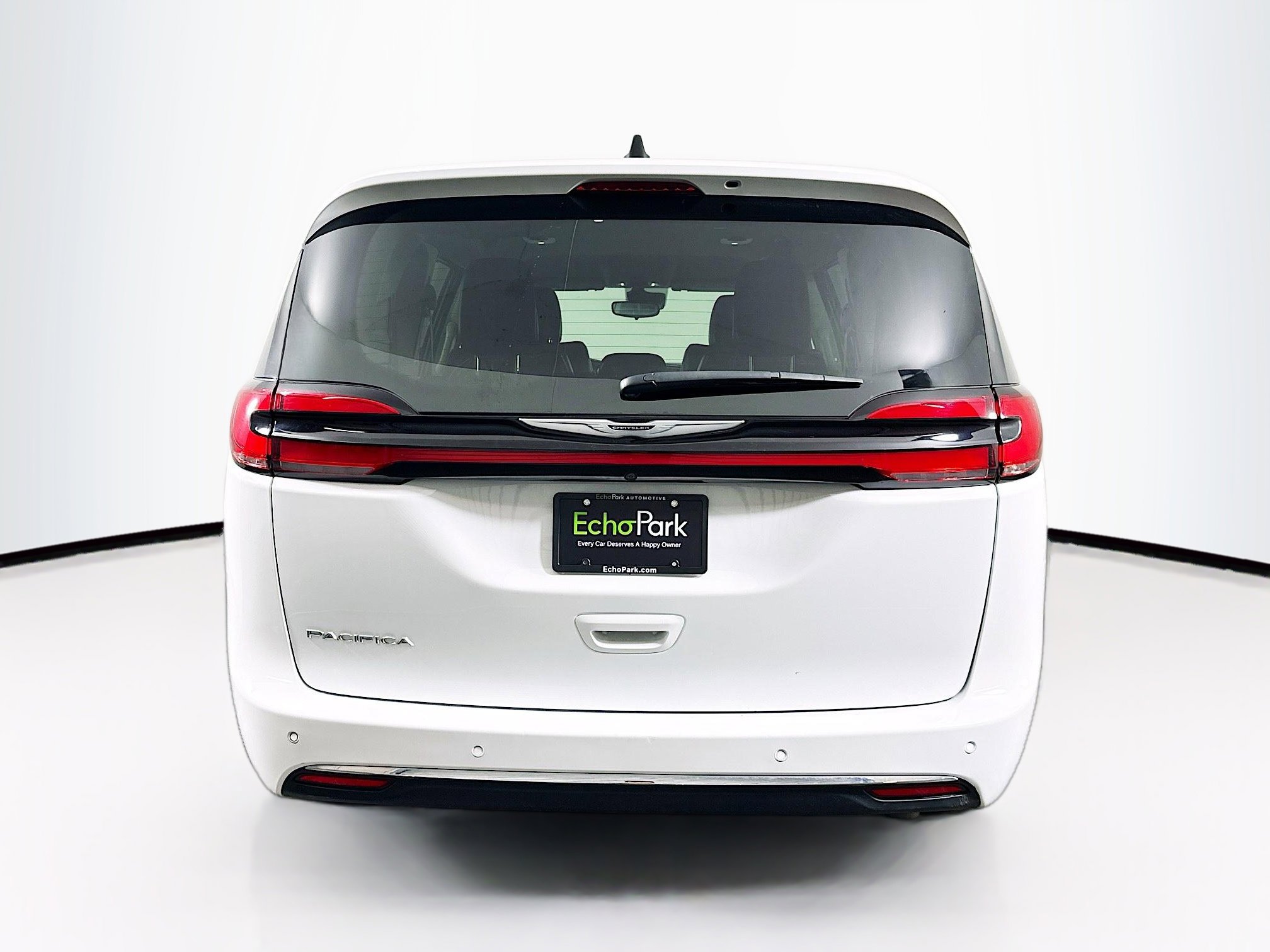 Used 2024 Chrysler Pacifica Touring-L image 7