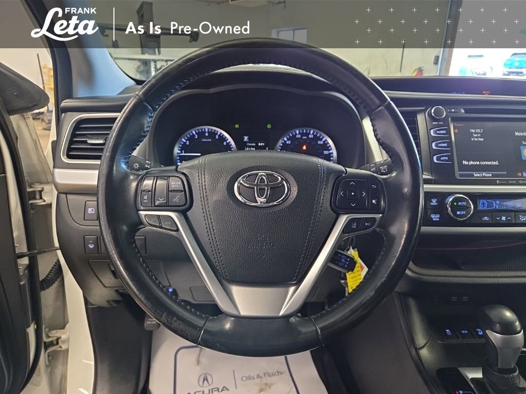 Used 2017 Toyota Highlander Plus AWD/4WD image 12